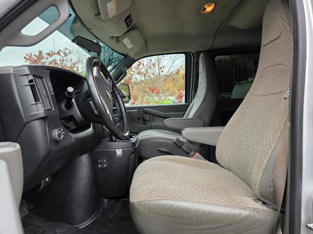 2017 Chevrolet Express LT 2500