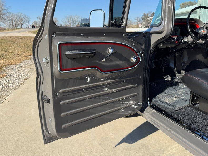 1961 Chevrolet Apache