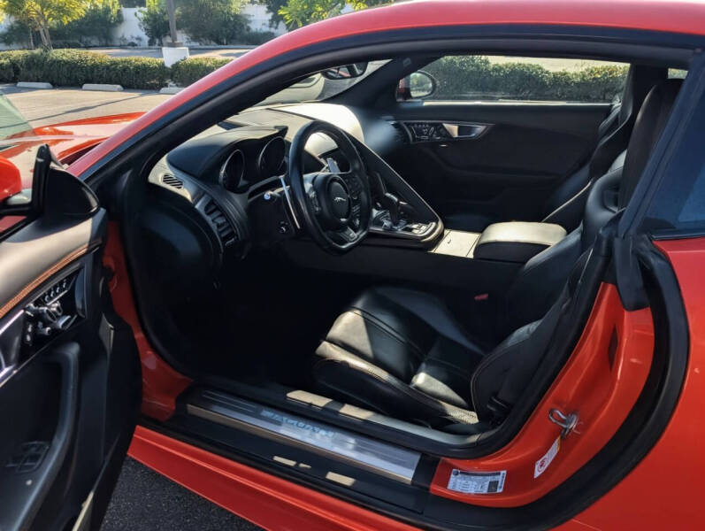 2016 Jaguar F-TYPE R