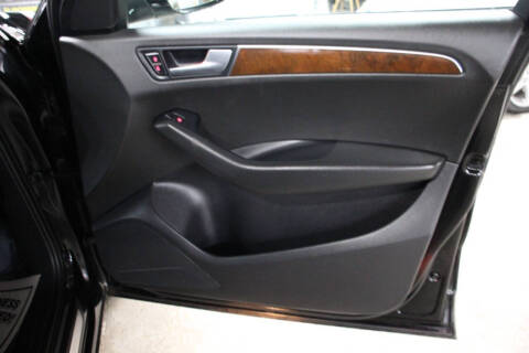 2011 Audi Q5 2.0T quattro Premium Plus