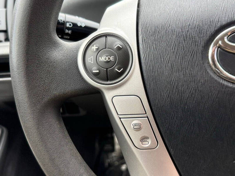 2013 Toyota Prius v Two