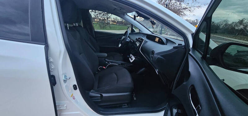 2017 Toyota Prius One