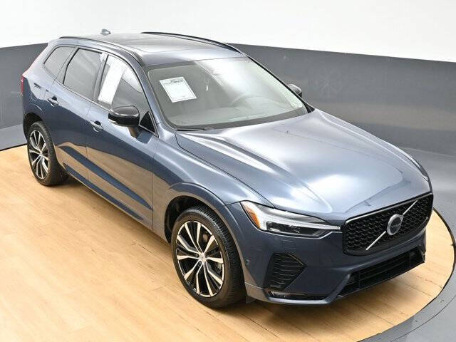 2024 Volvo XC60 B5 Plus Dark Theme