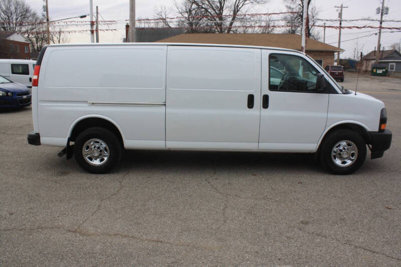 Image 9 of 2018 Chevrolet Express 3500
