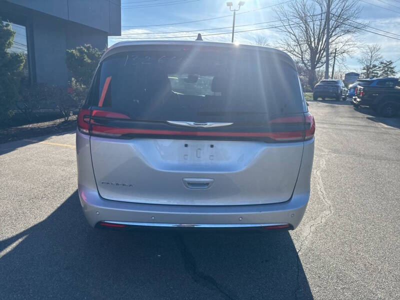 2024 Chrysler Pacifica Touring L