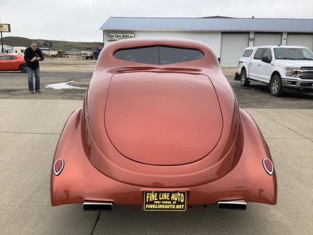 1937 Studebaker DICTATOR