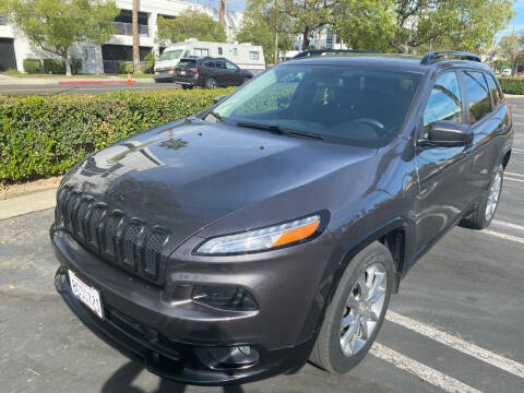 2018 Jeep Cherokee for sale at Fiesta Motors in Winnetka CA