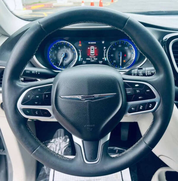 2022 Chrysler Pacifica Touring L
