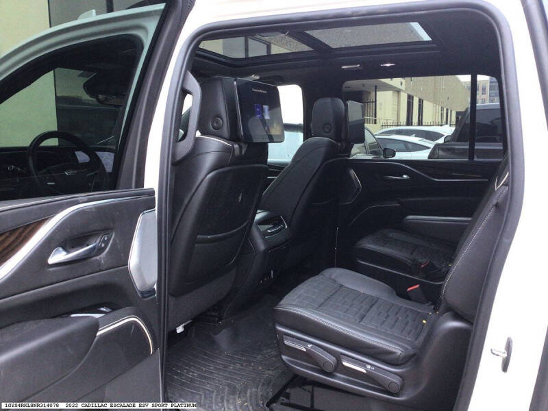 2022 Cadillac Escalade ESV Sport Platinum