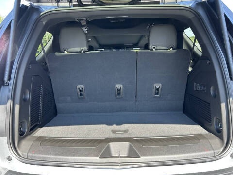 2025 GMC Yukon Elevation