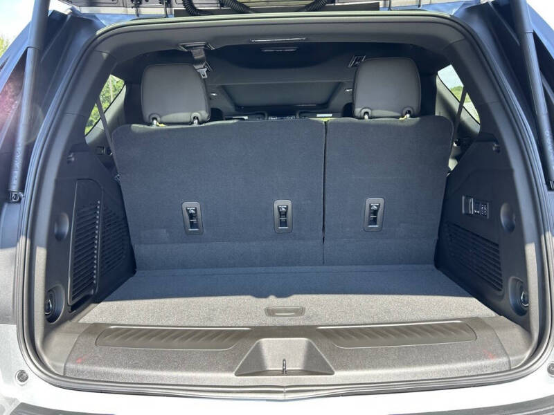 2025 GMC Yukon Elevation