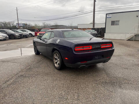 2016 Dodge Challenger SXT