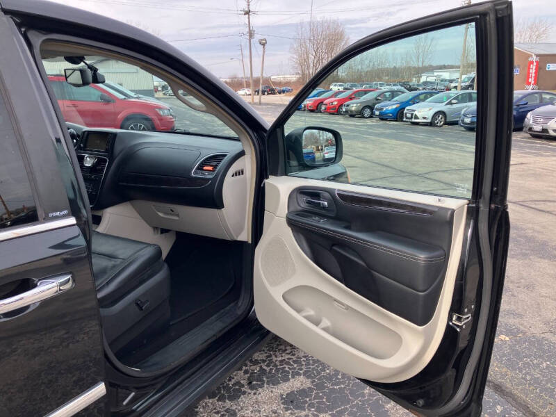 2013 Chrysler Town and Country Limited