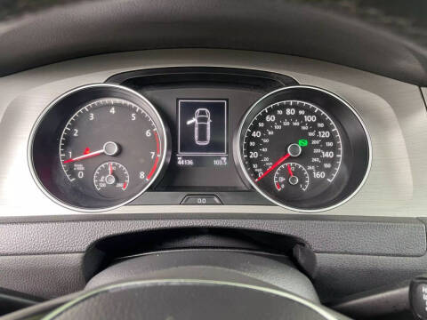 2017 Volkswagen Golf SportWagen