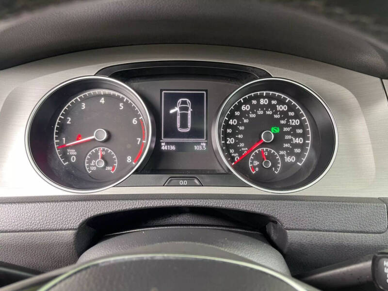 2017 Volkswagen Golf SportWagen