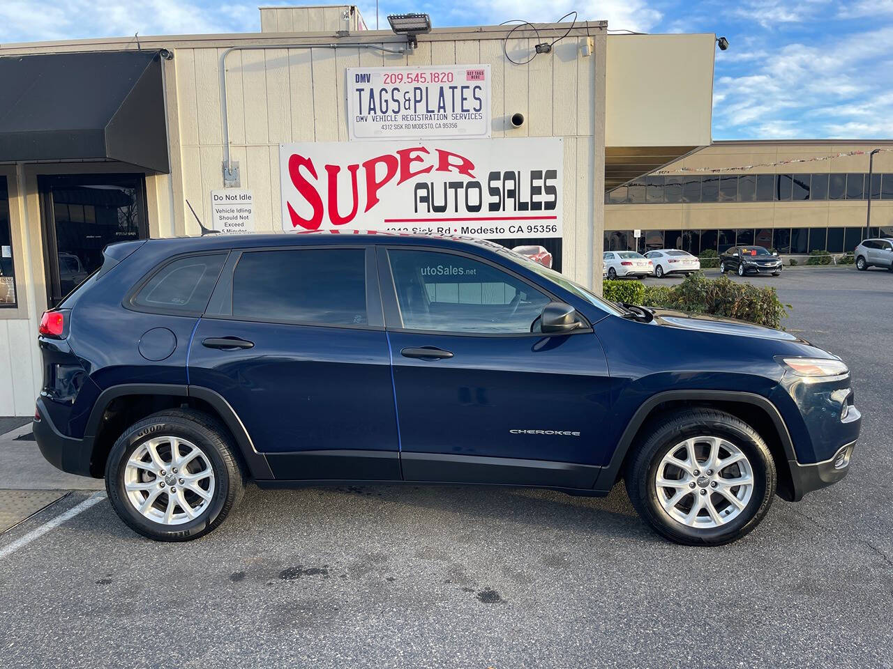 2015 Jeep Cherokee for sale at Super Auto Sales Modesto in Modesto, CA