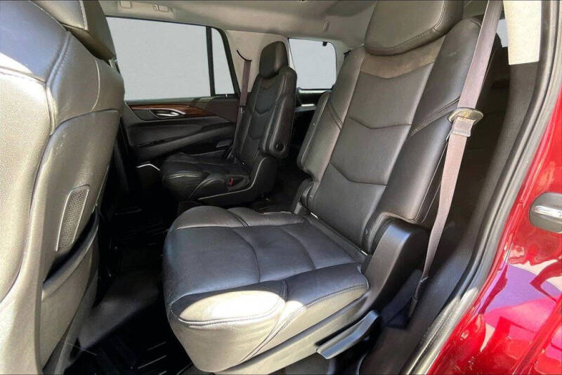 2016 Cadillac Escalade Luxury Collection