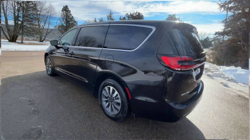 2024 Chrysler Pacifica Plug-In Hybrid Select