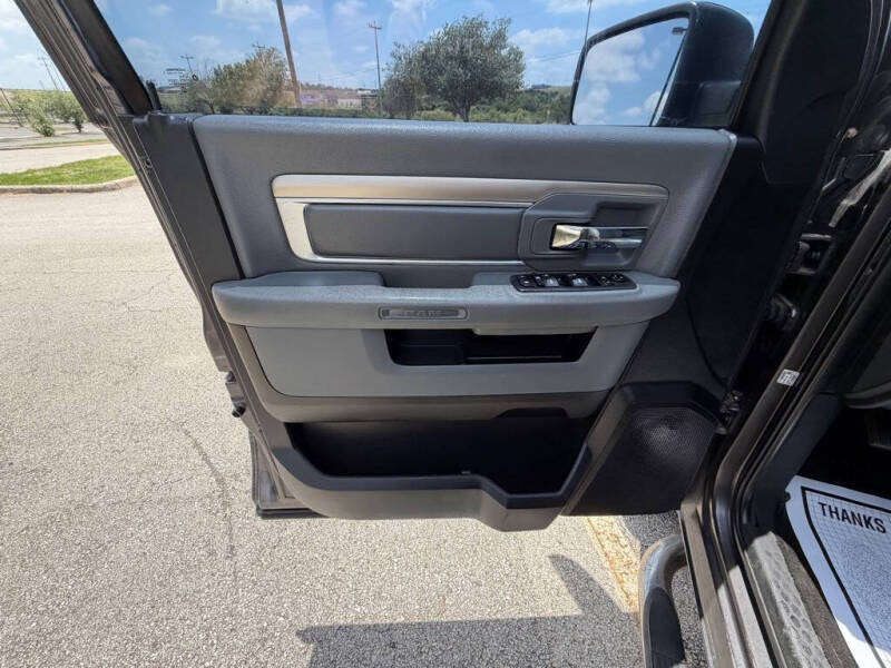 2017 RAM 1500 SLT