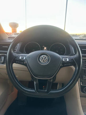 2017 Volkswagen Passat 1.8T SEL Premium