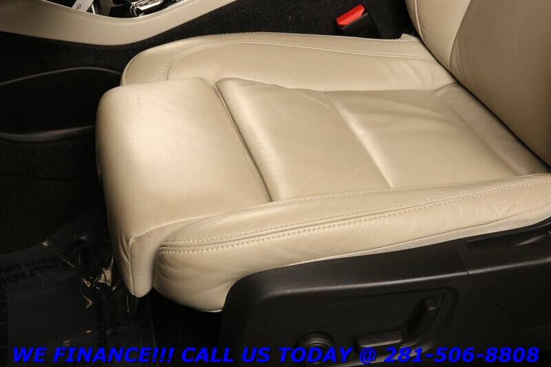 2023 Volvo XC40 B5 Plus Bright Theme