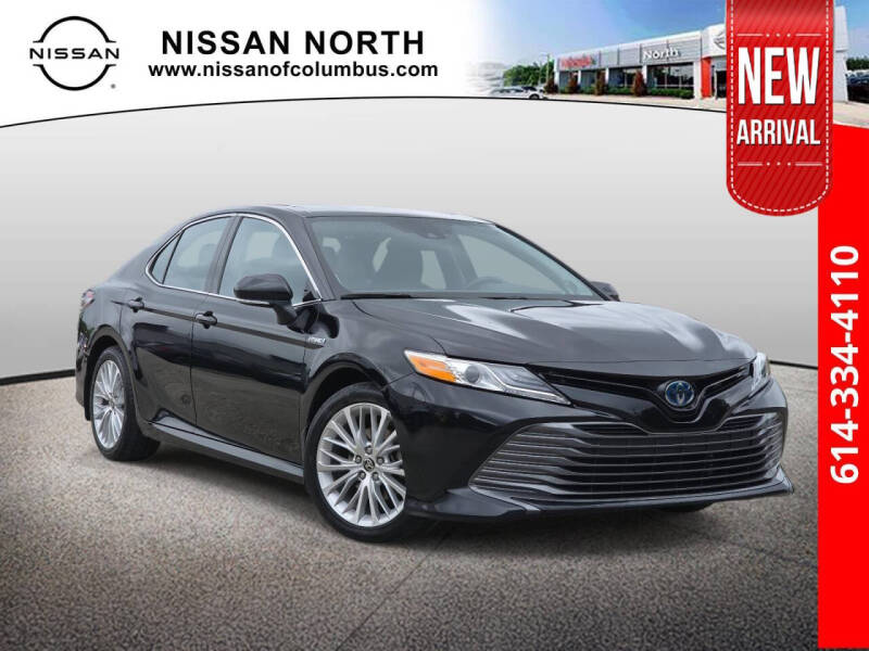 2020 Toyota Camry Hybrid for sale at Auto Center of Columbus in Columbus OH