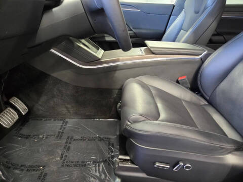 2023 Tesla Model X Standard Range