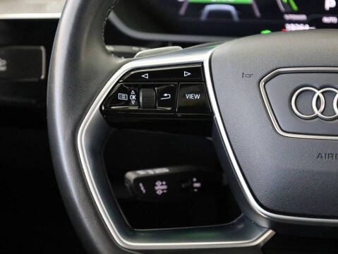 2023 Audi e-tron quattro Premium Plus