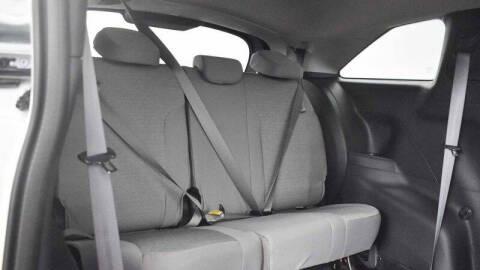 2025 Toyota Sienna LE 8-Passenger