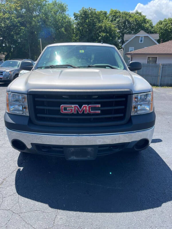 2007 GMC Sierra 1500 for sale at Right Choice Automotive in Rochester NY