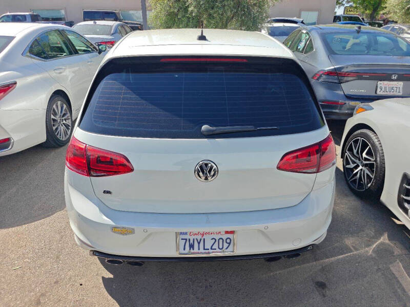 2017 Volkswagen Golf R 4Motion