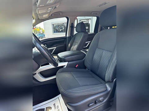 2017 Nissan Titan SV