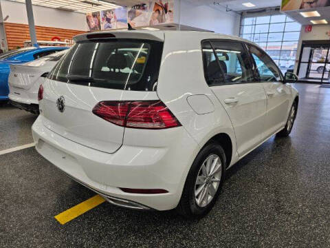 2019 Volkswagen Golf SE