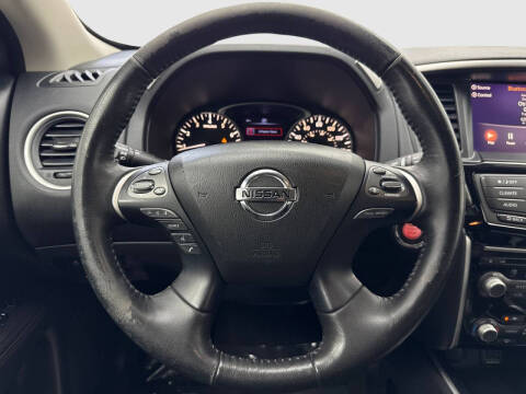 2020 Nissan Pathfinder SV
