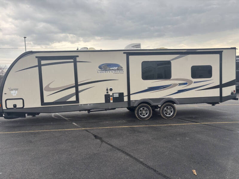 2015 Coachmen RV Freedom Express  298 Reds
