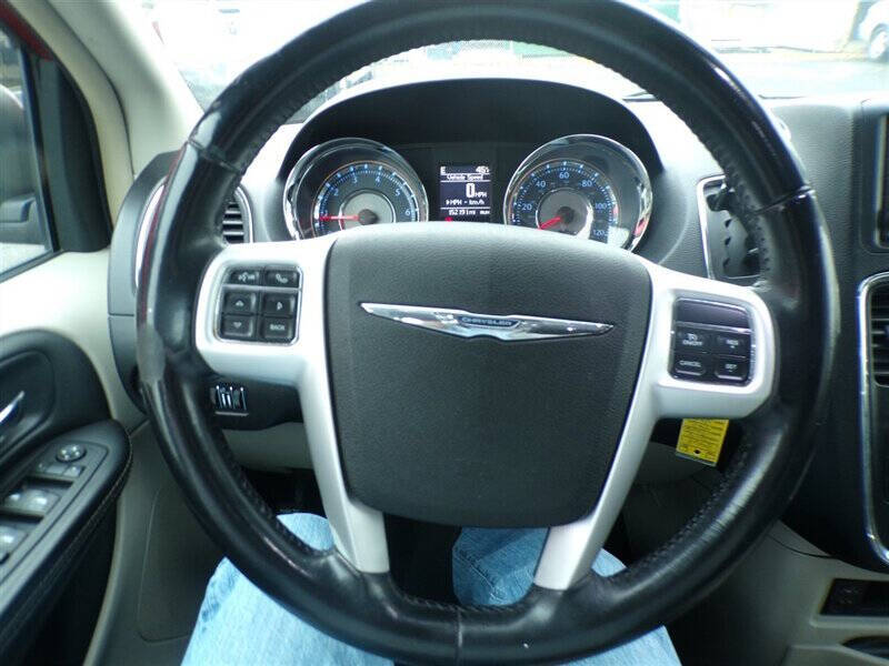 2014 Chrysler Town and Country Touring