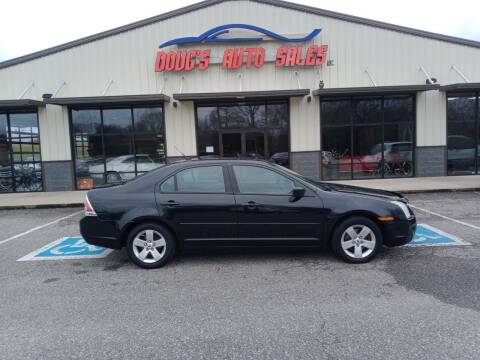 2009 Ford Fusion for sale at DOUG'S AUTO SALES INC in Pleasant View TN