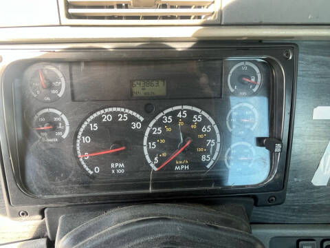 2006 Freightliner CONVENCIONAL C