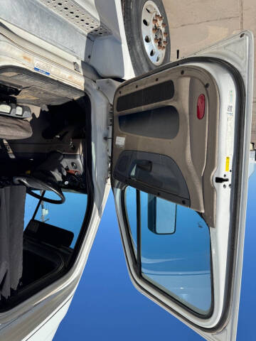 2016 Freightliner Evolution $18,291