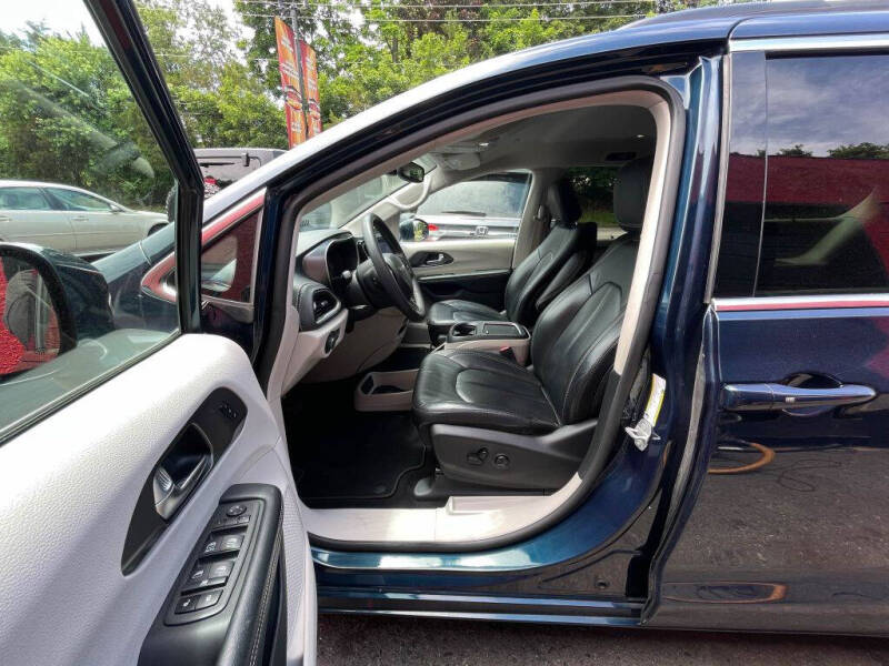 2022 Chrysler Pacifica Touring L