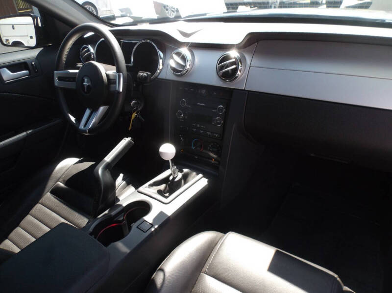 2009 Ford Mustang GT Deluxe