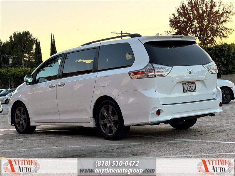 2018 Toyota Sienna SE 8-Passenger