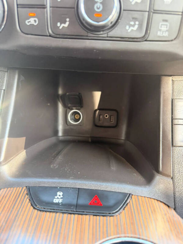 2017 GMC Acadia SLE-2