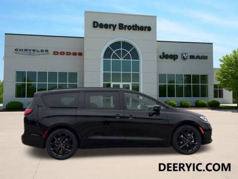 2026 Chrysler Pacifica Select