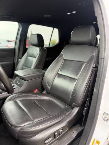 2022 Chevrolet Traverse LT Leather