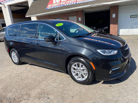 2023 Chrysler Pacifica Touring L