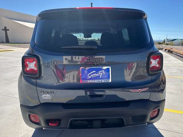 2022 Jeep Renegade Trailhawk