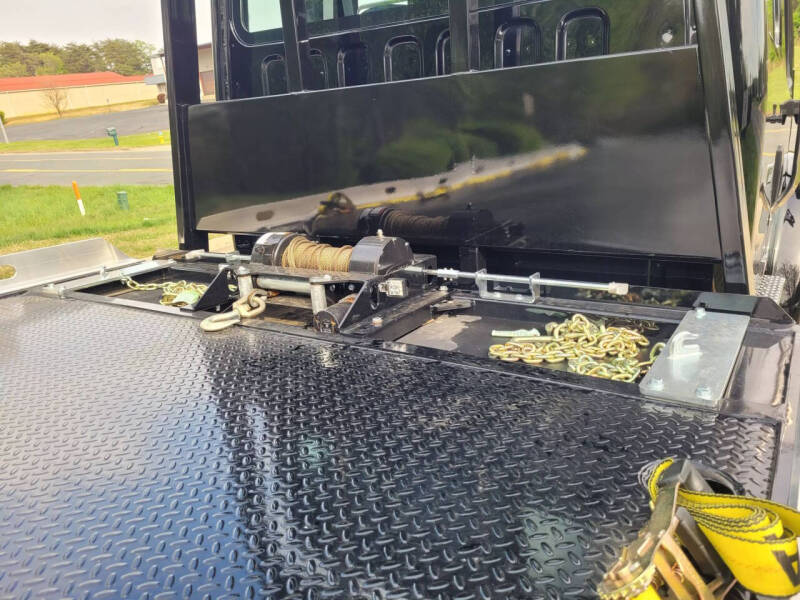 2025 Freightliner M2 106