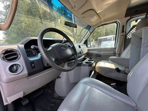 2013 Ford E-Series E-350 SD
