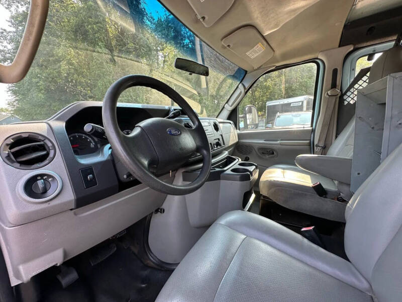 2013 Ford E-Series E-350 SD
